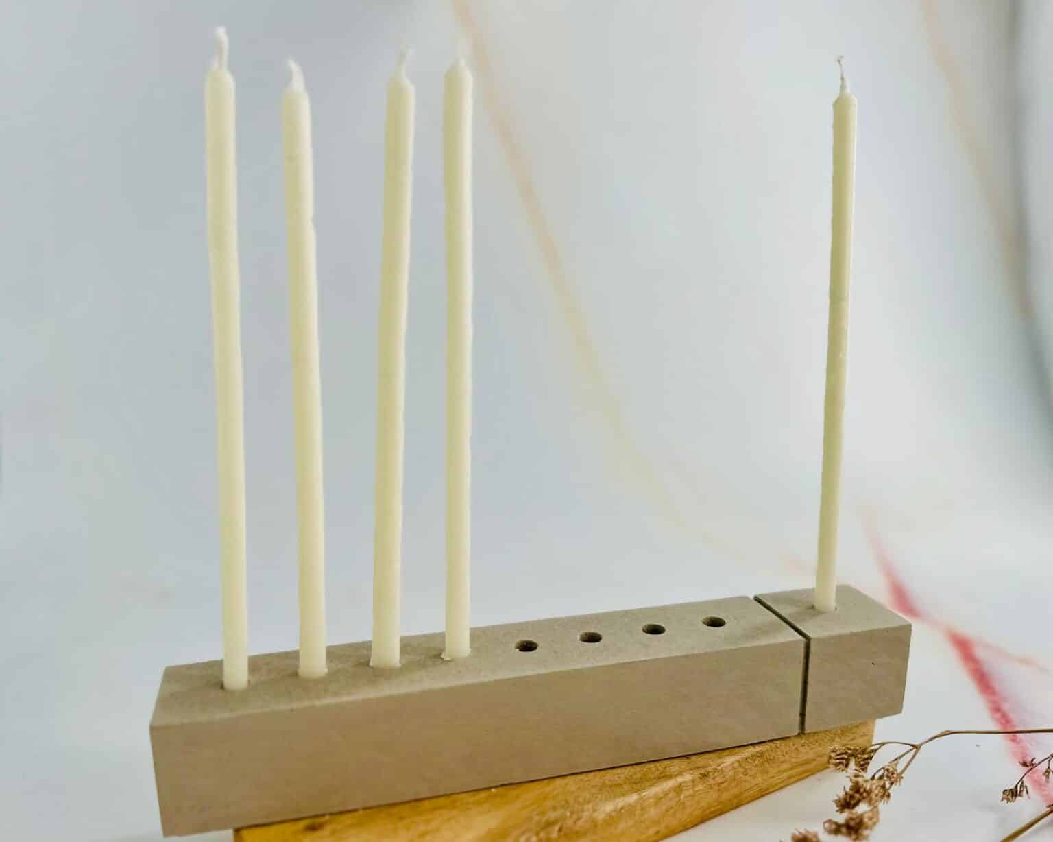 חנוכית בטון